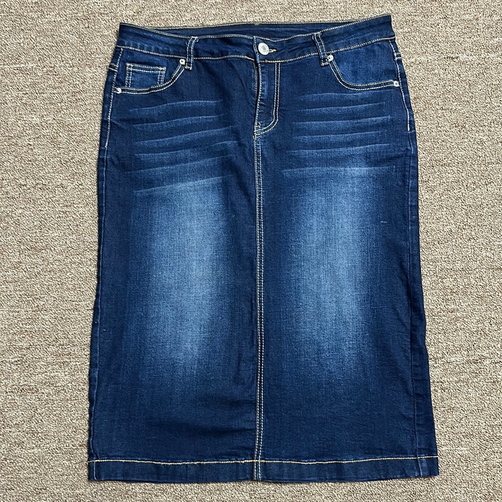 Be Girl jean skirt. Size L.